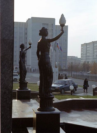 При входе в КДЦ " Когалым "